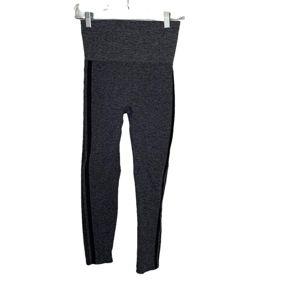 Assests By Spanx womens Crop leggings size large gray side stripe EUC - Picture 1 of 4